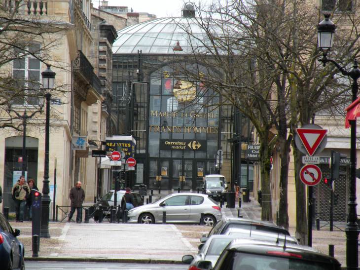  Marché et Galerie des Grands Hommes